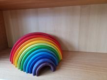 Tagesschule Serafin Hinterkappelen - Stapelspiel Regenbogen